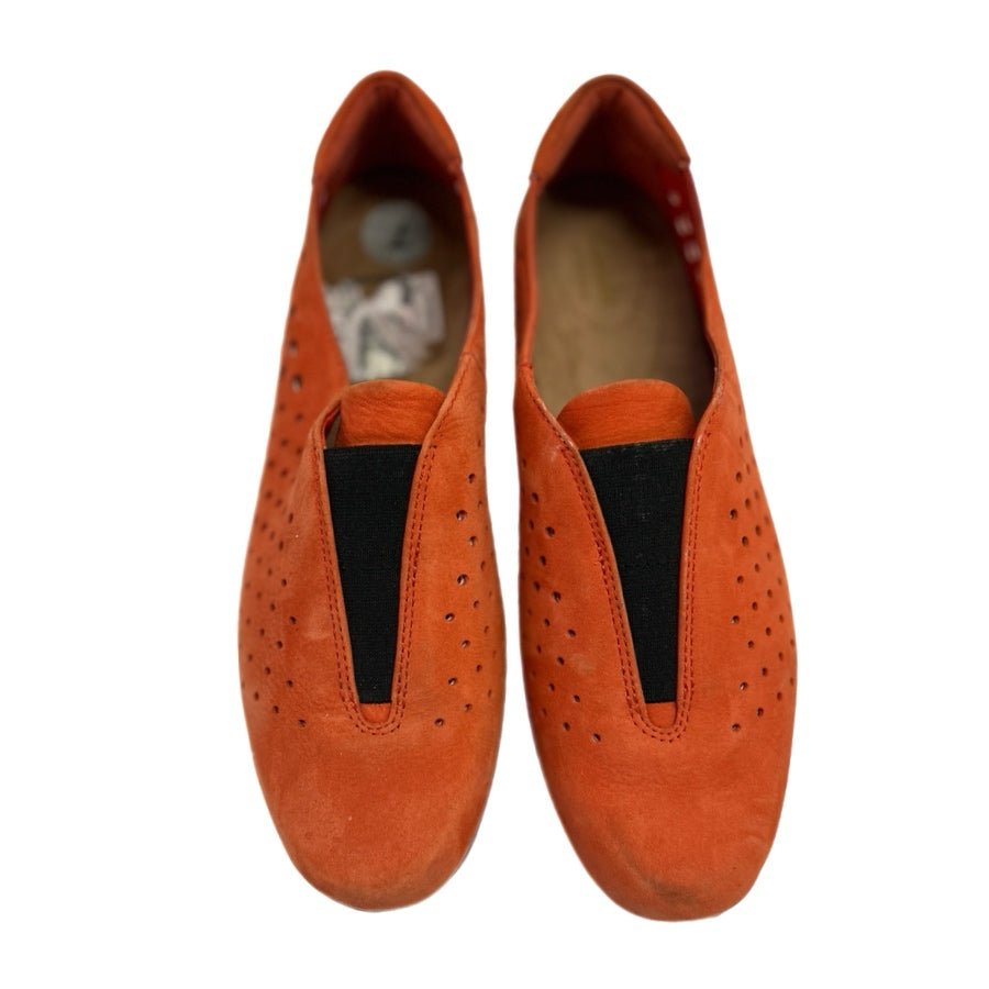 Clarks Daelyn Summit Grenadine Nubuck Slip On Comfort Shoes SIZE 7M | Finer Things Resale