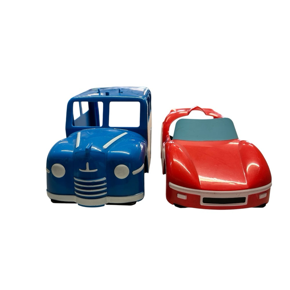 Zhu Zhu Pets Woody Wagon and Red Convertible Car