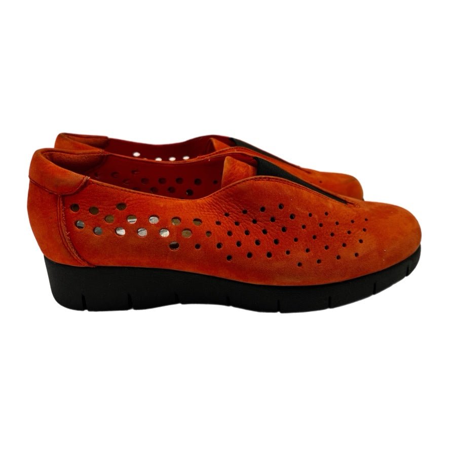 Clarks Daelyn Summit Grenadine Nubuck Slip On Comfort Shoes SIZE 7M | Finer Things Resale