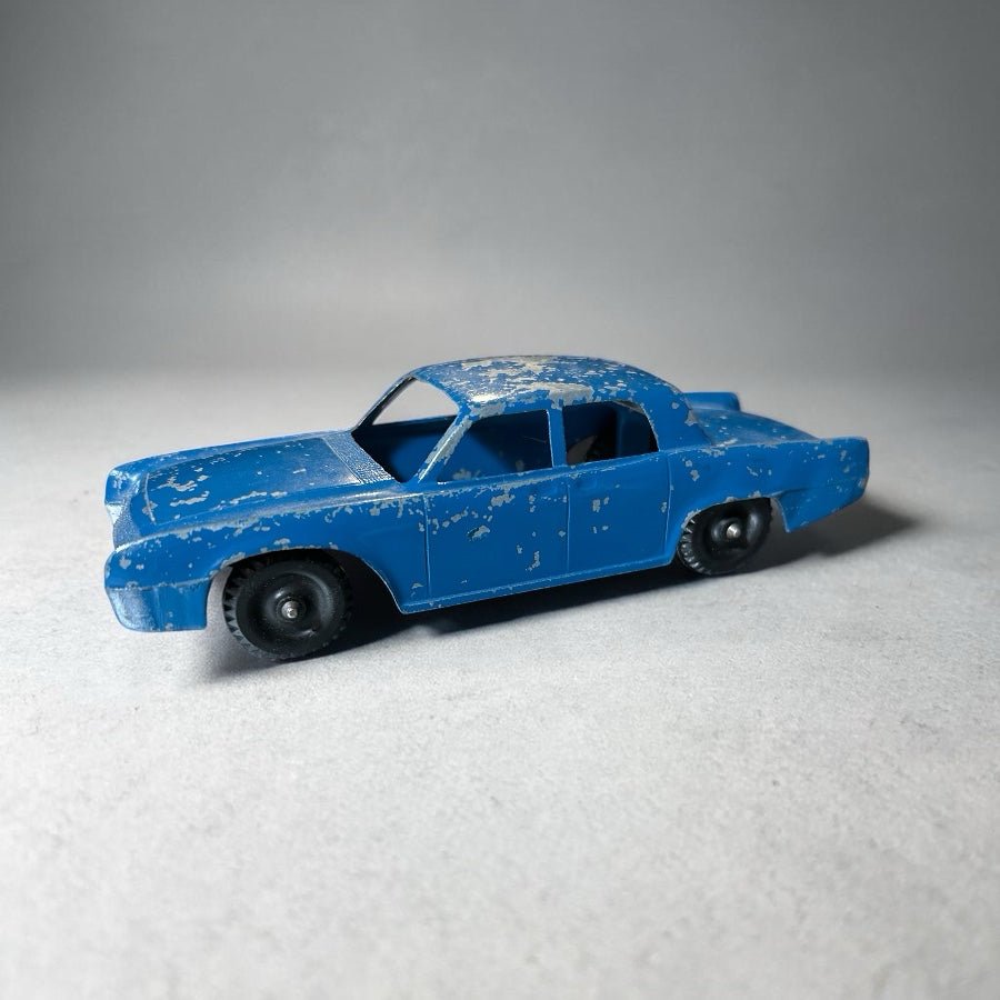 Hubley Lincoln Sedan Pressed Steel Toy Car No 401 VINTAGE 1960's | Finer Things Resale