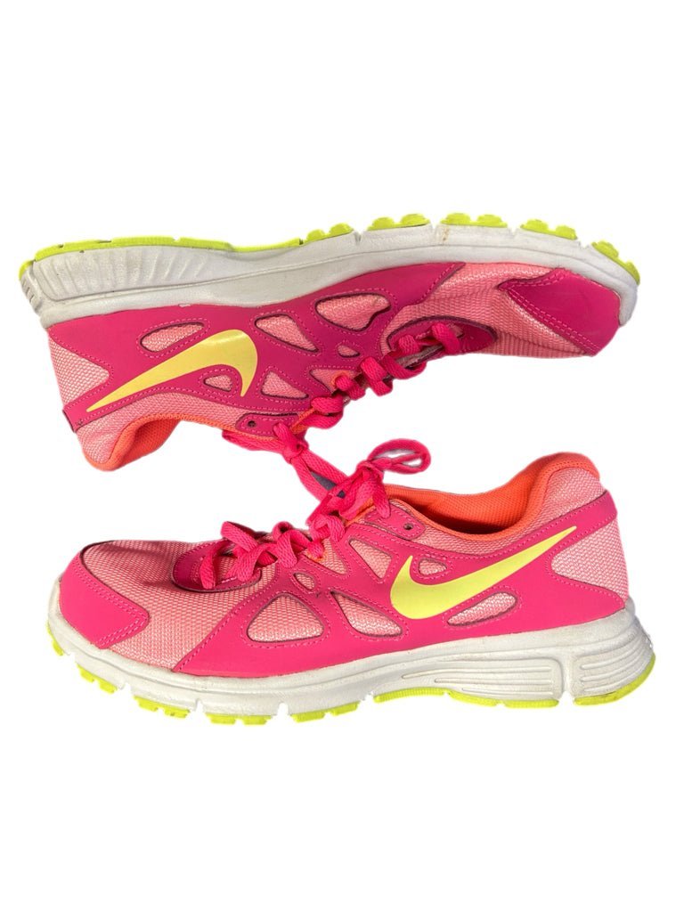 Nike Revolution 2 Sport Trainers Sneakers Shoes SIZE 6.5 Y 555090-100 | Finer Things Resale