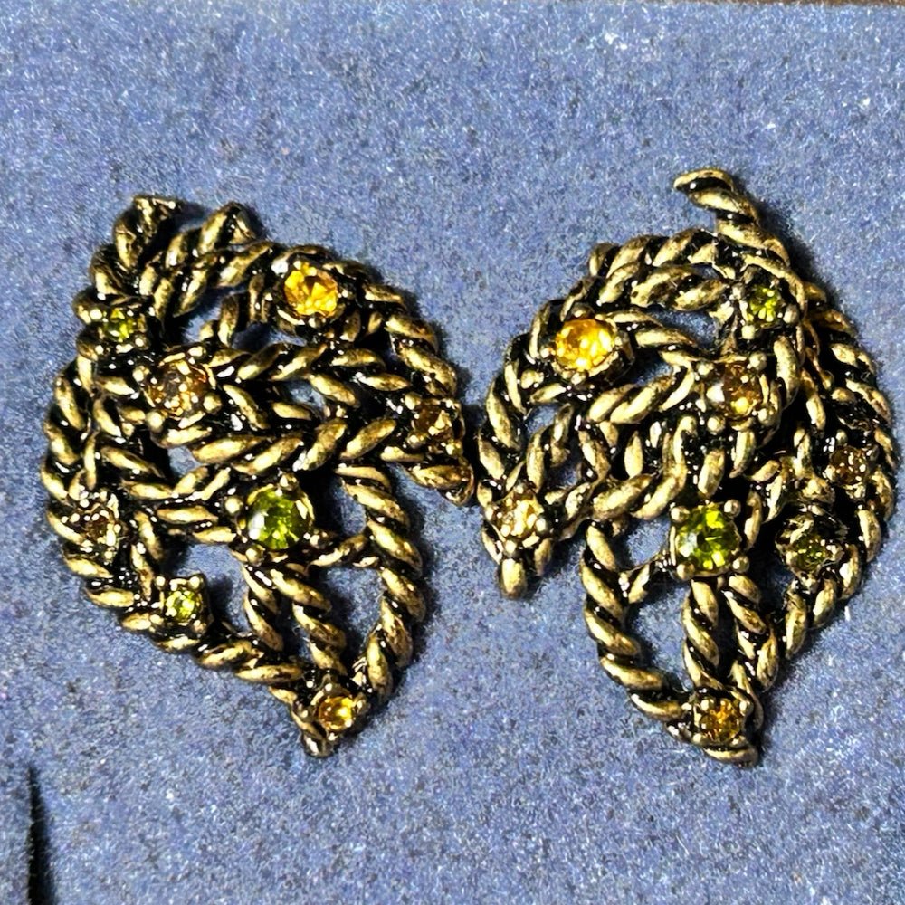 avon rhinestone accent leaf pierced earrings