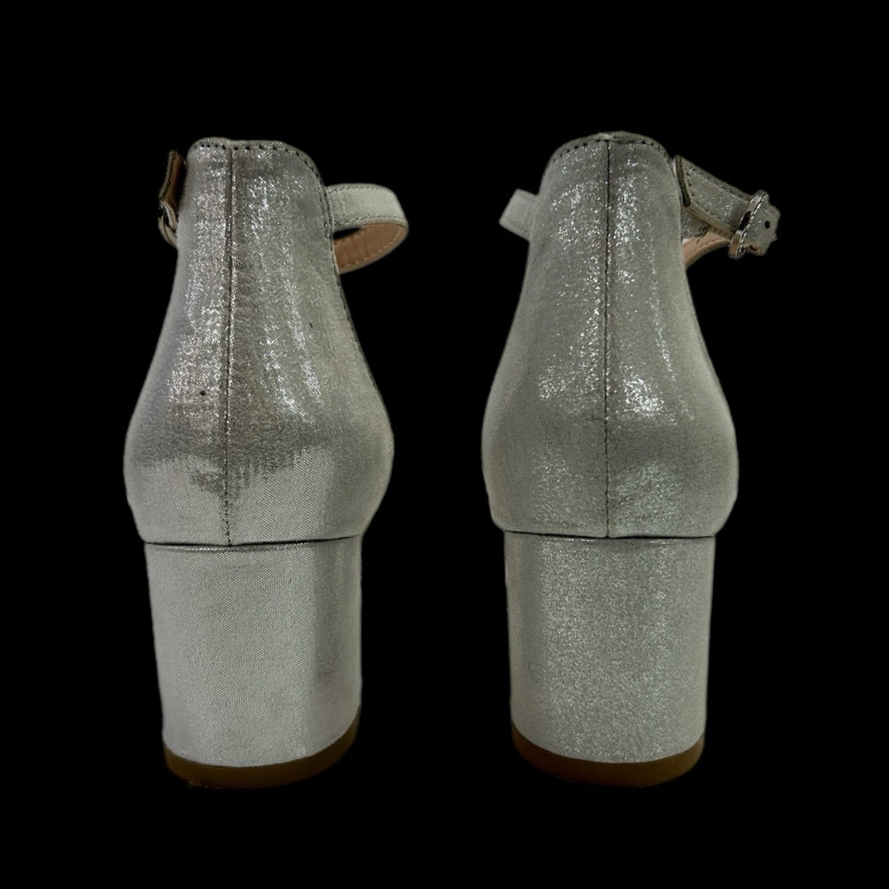 Maripe' Rhinestone accent sandal SIZE 6M