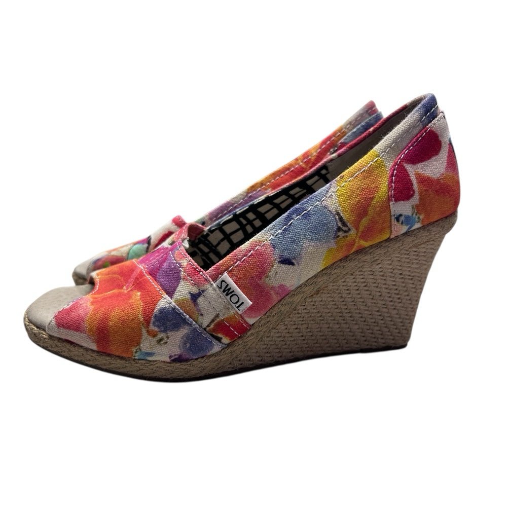Toms Calypso Corbel Classic Pump Wedge Heels Sandal Shoes Floral SIZE 8 | Finer Things Resale