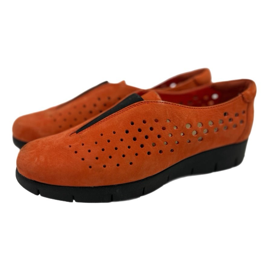 Clarks Daelyn Summit Grenadine Nubuck Slip On Comfort Shoes SIZE 7M | Finer Things Resale