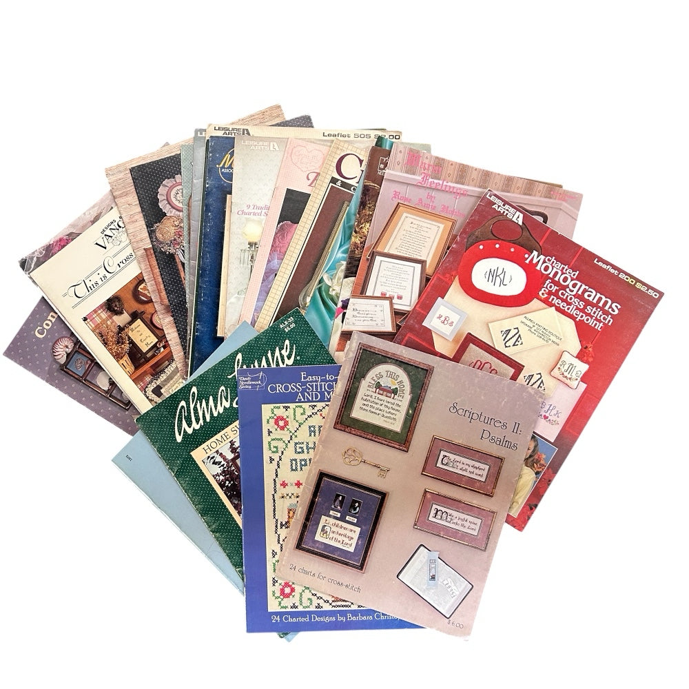Cross Stitch Leaflets Booklets Leisure Arts+ 29pc Lot VINTAGE 1980s 1990s