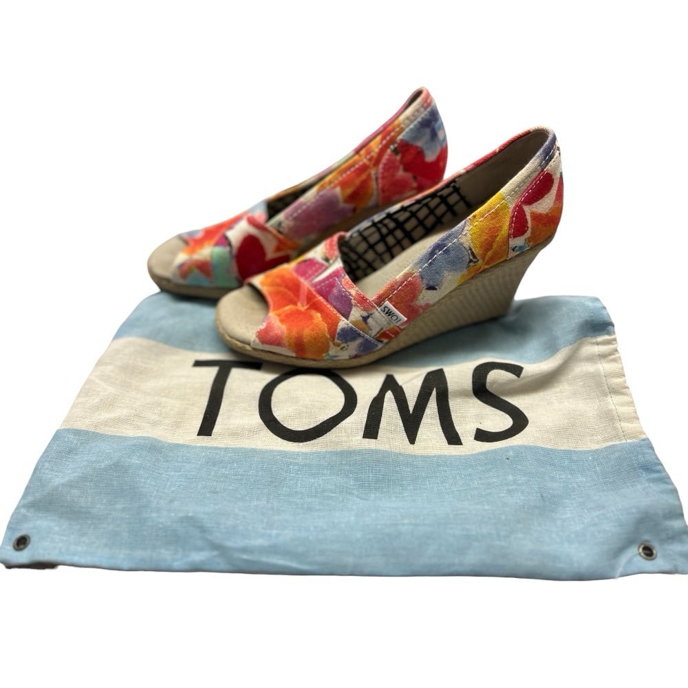 Toms Calypso Corbel Classic Pump Wedge Heels Sandal Shoes Floral SIZE 8 | Finer Things Resale