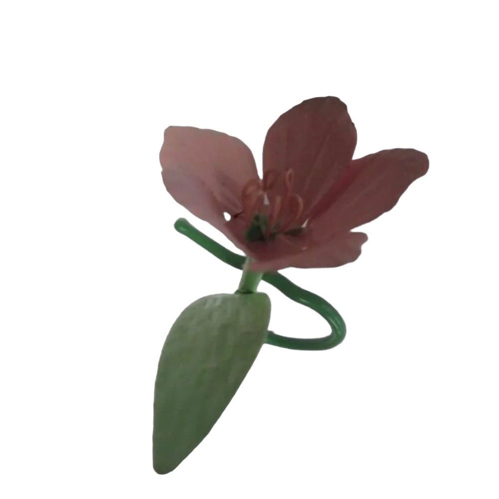 Avon Elegant Blooms 4pc Napkin Ring Set from 2006 BRAND NEW! | Finer Things Resale