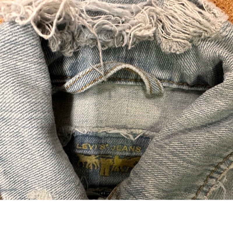 Levi's Jeans distressed denim jacket SIZE SMALL | Finer Things Resale