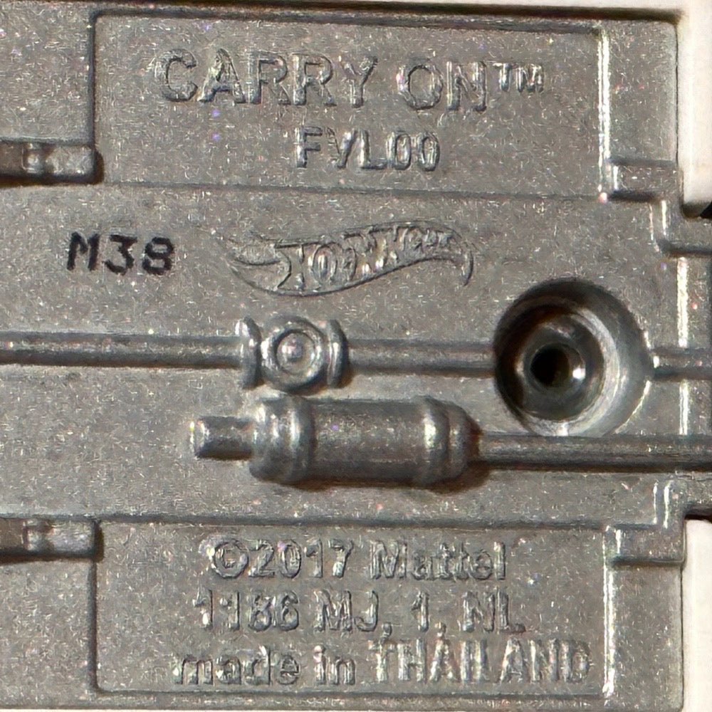 Hot Wheels Car Culture Team Transport Carry On Jaguar Truck - 6