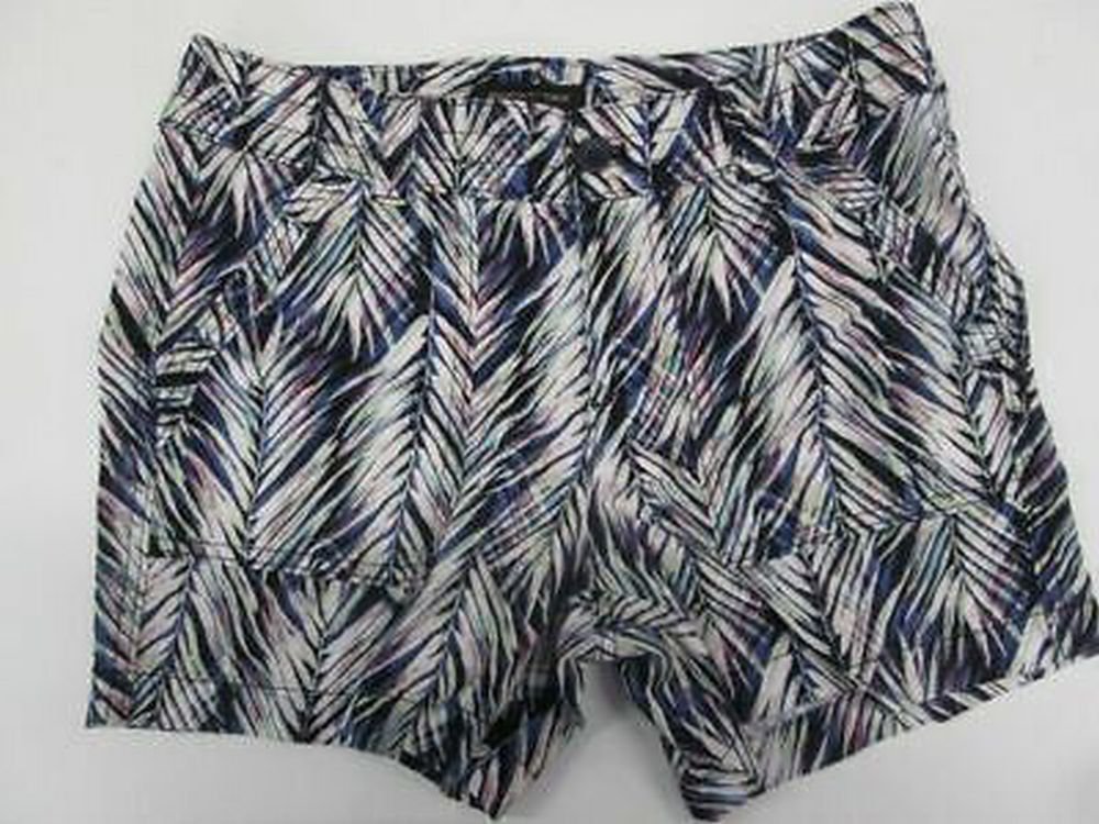 Banana Republic print shorts SIZE 2 | Finer Things Resale