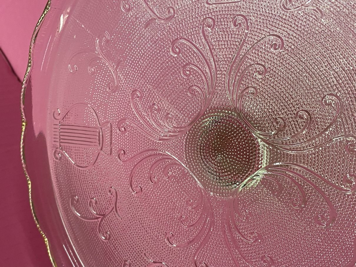 Jeannette Glass Harp pattern cake stand gold scallop edges Depression Glass | Finer Things Resale