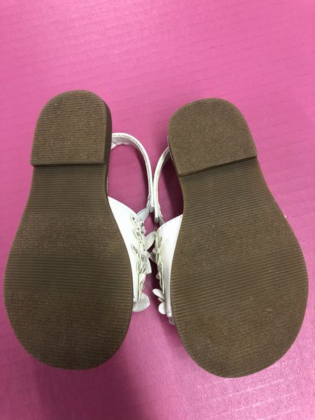 Kenneth Cole Reaction Brie Slide-T dress sandals SIZE 6 | Finer Things Resale