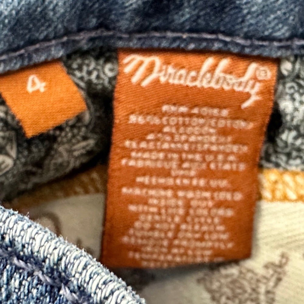 MiracleBody straight leg blue jeans SIZE 4 | Finer Things Resale