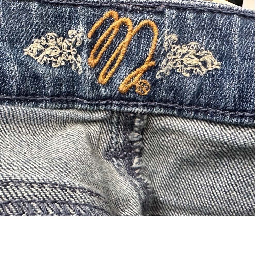 MiracleBody straight leg blue jeans SIZE 4 | Finer Things Resale