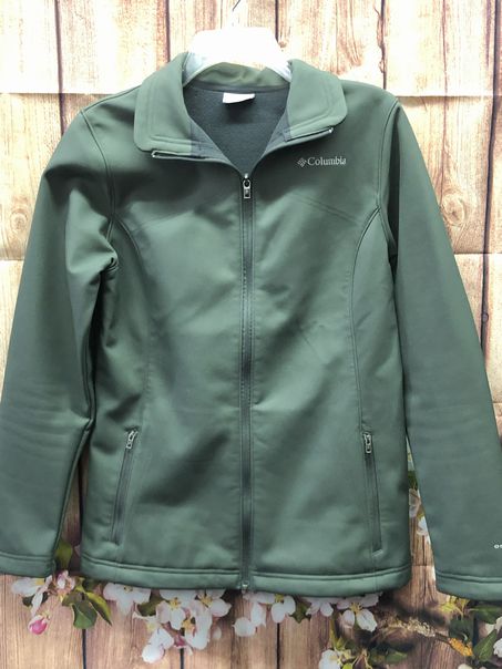 Columbia light weight jacket SIZE MEDIUM | Finer Things Resale