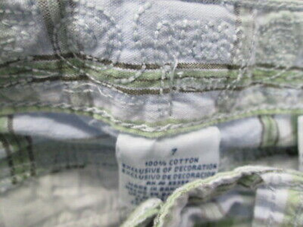 Squeeze plaid shorts SIZE 7 | Finer Things Resale