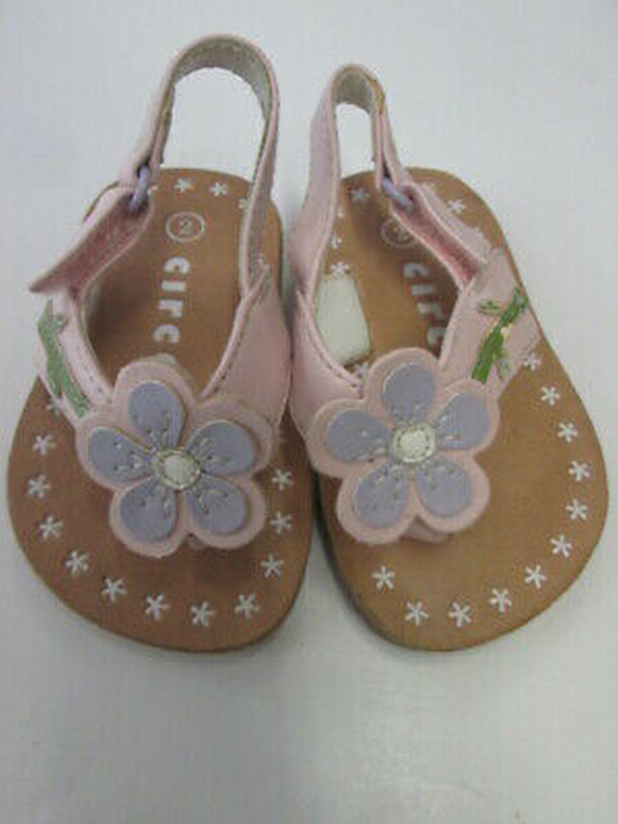 Circo flower thong sandals SIZE 2 | Finer Things Resale