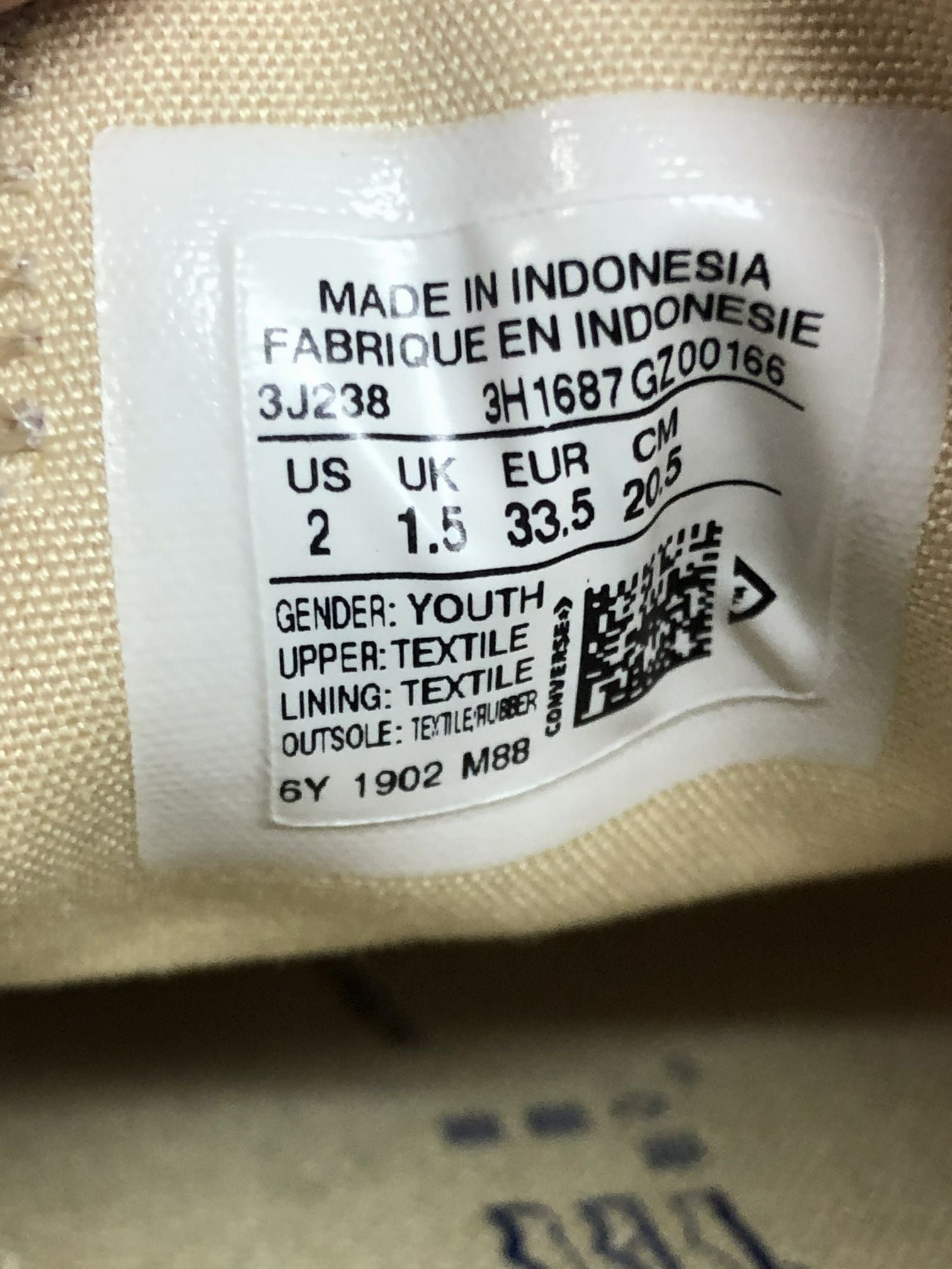 Converse Chuck Taylor All Stars Sneakers shoes SIZE 2 | Finer Things Resale