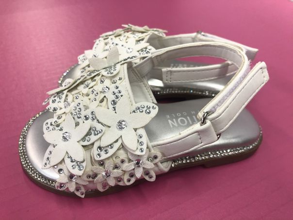 Kenneth Cole Reaction Brie Slide-T dress sandals SIZE 6 | Finer Things Resale