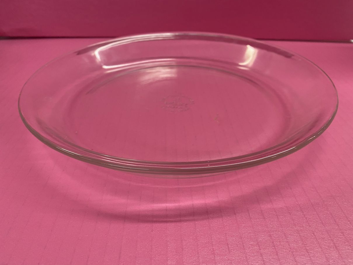 Anchor Hocking Fire King Vintage 10" clear glass pie dish #462 | Finer Things Resale