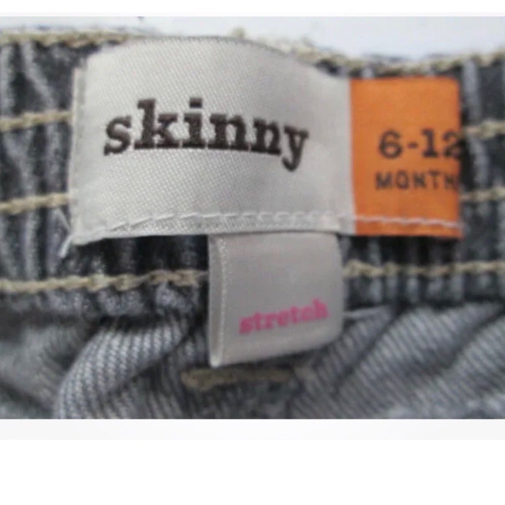 Old Navy skinny jeans SIZE 6-12 MONTHS | Finer Things Resale