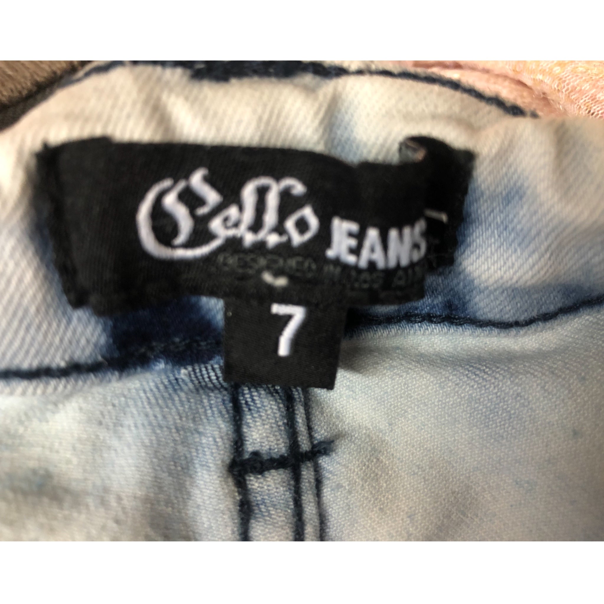 Cello stonewashed distressed ripped skinny jeans SIZE 7 | Finer Things Resale