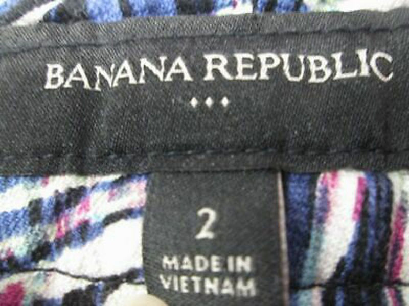Banana Republic print shorts SIZE 2 | Finer Things Resale