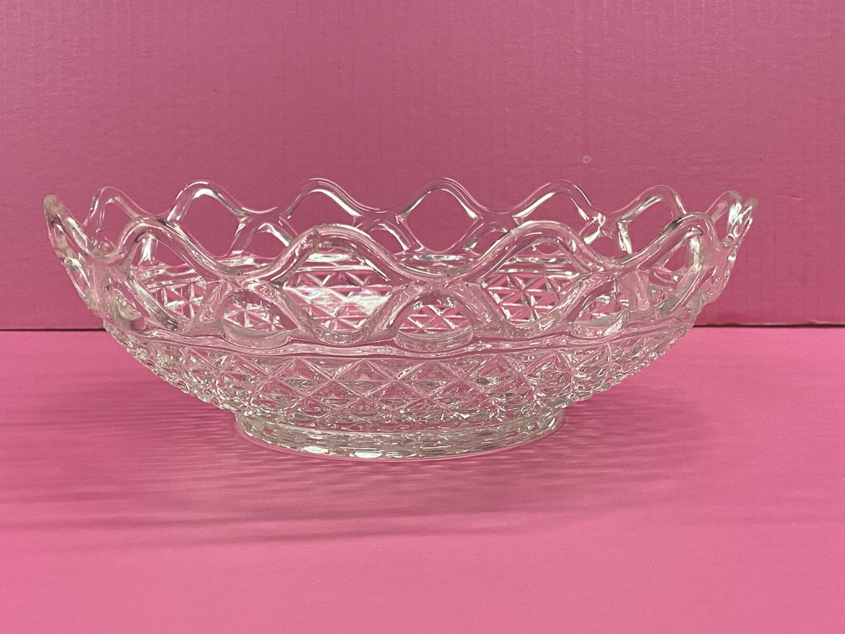 Imperial Glass diamond pattern crochet lace edge 10" glass bowl | Finer Things Resale