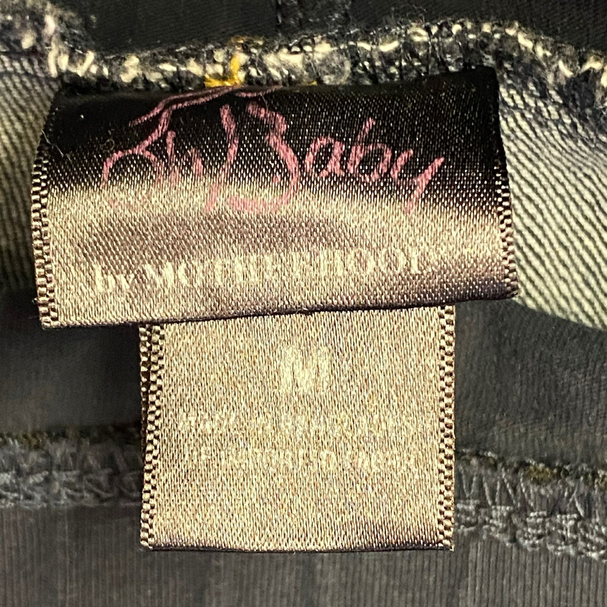 Oh Baby by Motherhood denim shorts SIZE MEDIUM | Finer Things Resale