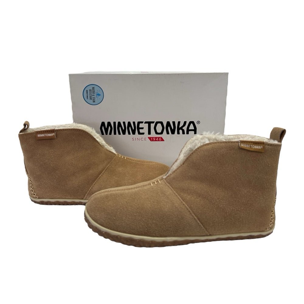 Minnetonka Moccasins Tucson Leather Boot Slipper Shoe SIZE 9M | Finer Things Resale