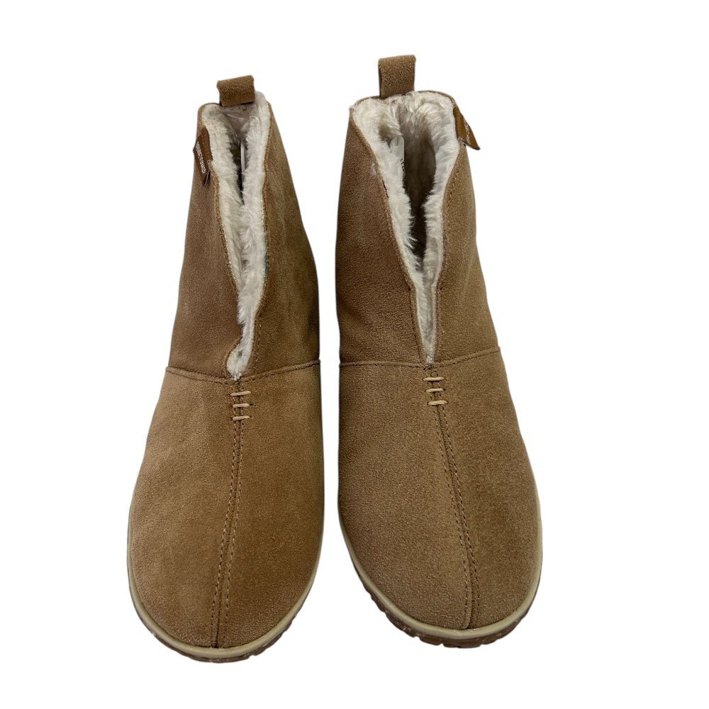 Minnetonka Moccasins Tucson Leather Boot Slipper Shoe SIZE 9M | Finer Things Resale