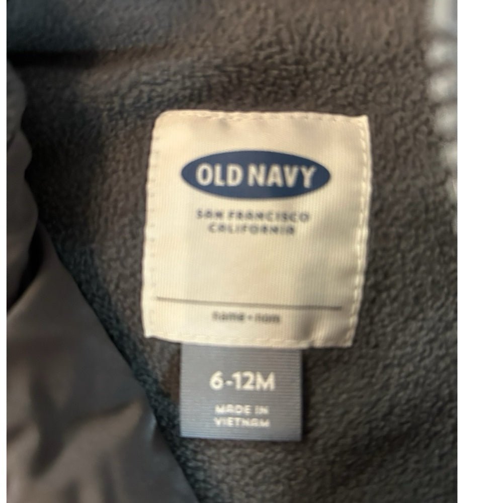 Old Navy puffer vest SIZE 6-12 MONTHS | Finer Things Resale