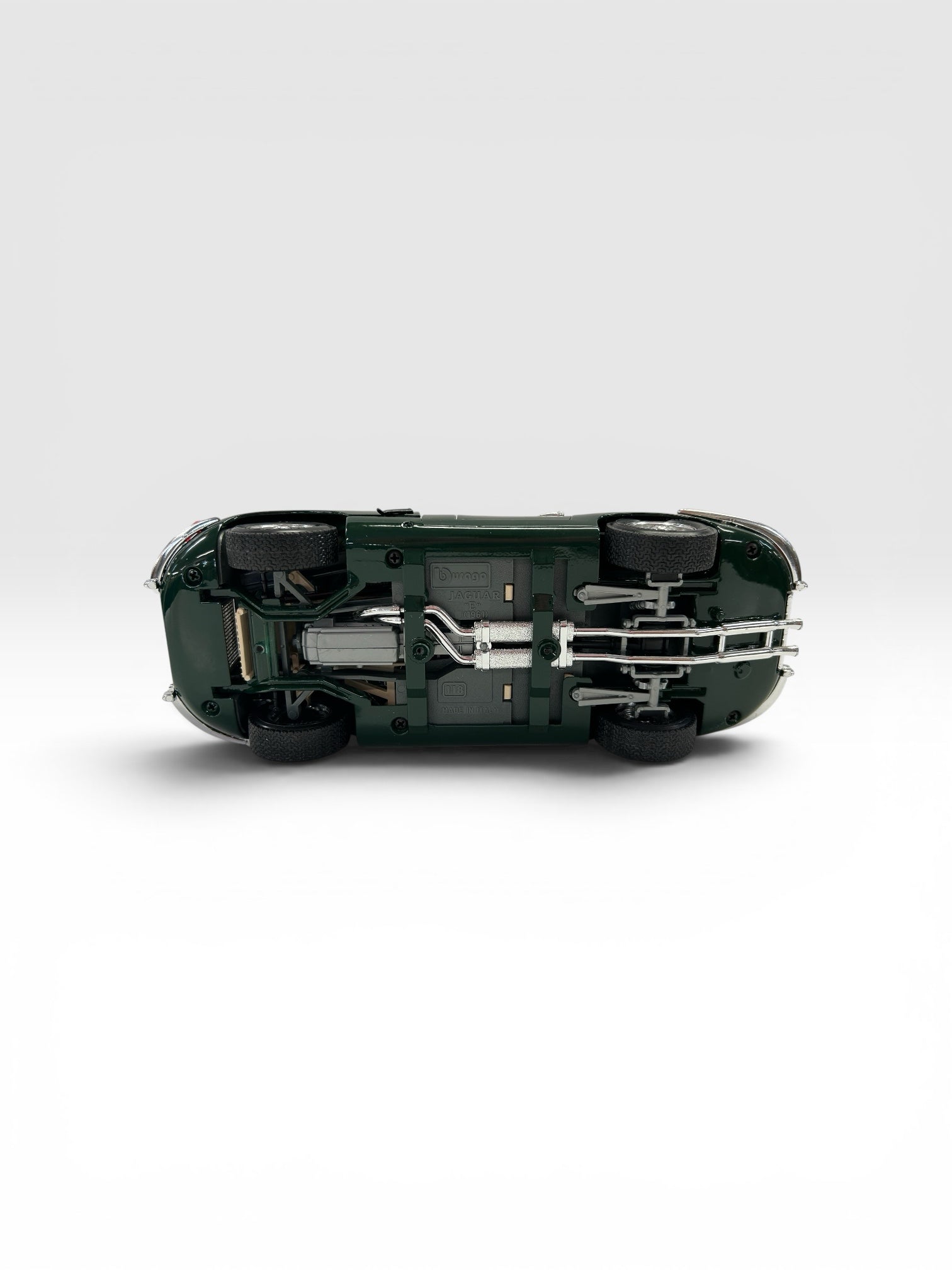 Bburago Jaguar E-Type Coupe 1961 British Racing Diecast Car 1:18 scale Italy | Finer Things Resale