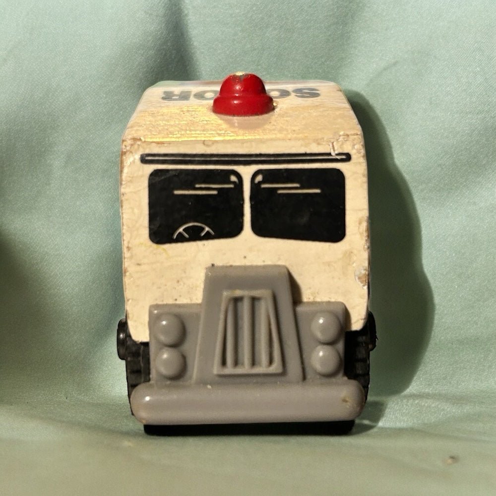 Thomas & Friends Wooden Railway Sodor Ambulance Wooden Learning Curve HTF | Finer Things Resale