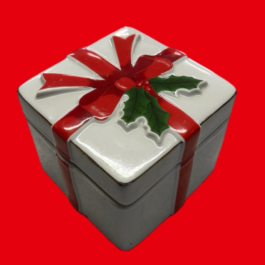 Mount Clemens Pottery Christmas Bow Holly Gift Trinket Box Japan VINTAGE 1980s