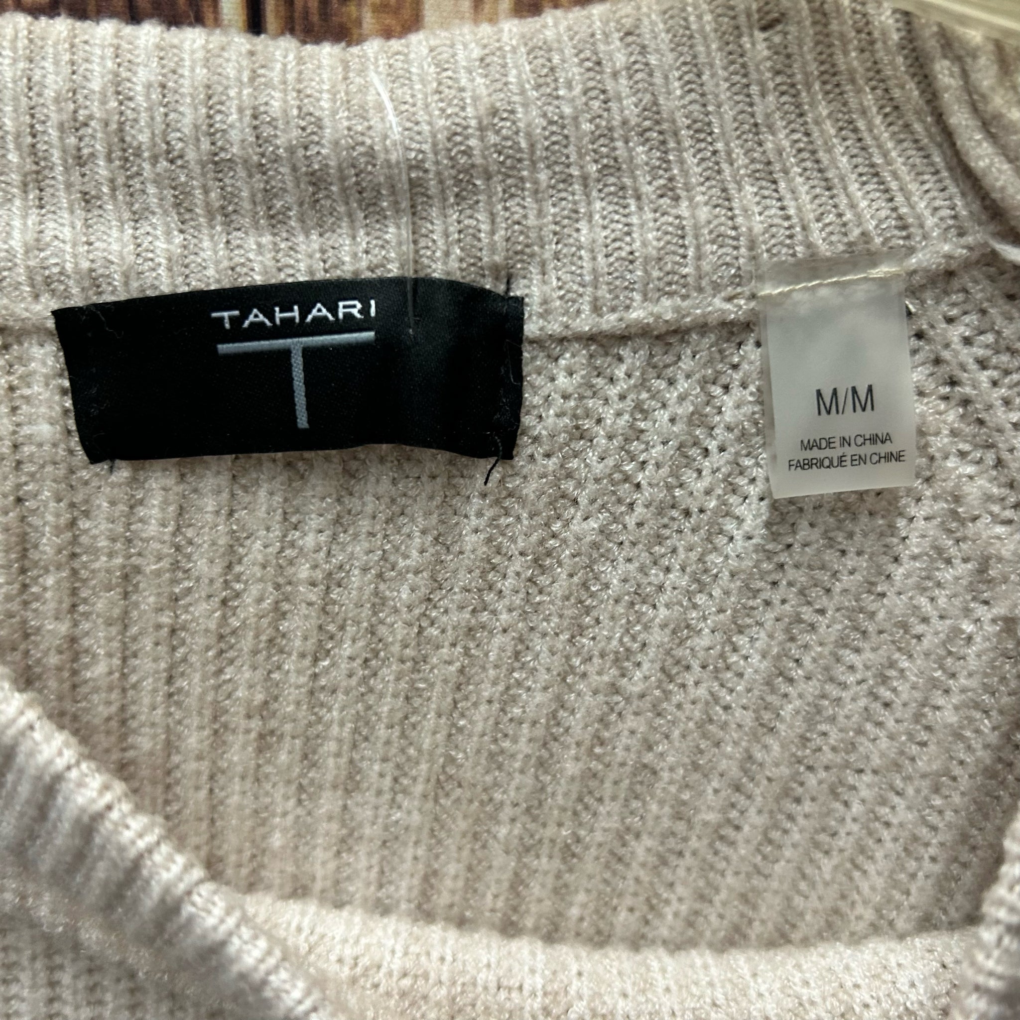 Tahari long sleeve sweater SIZE MEDIUM | Finer Things Resale