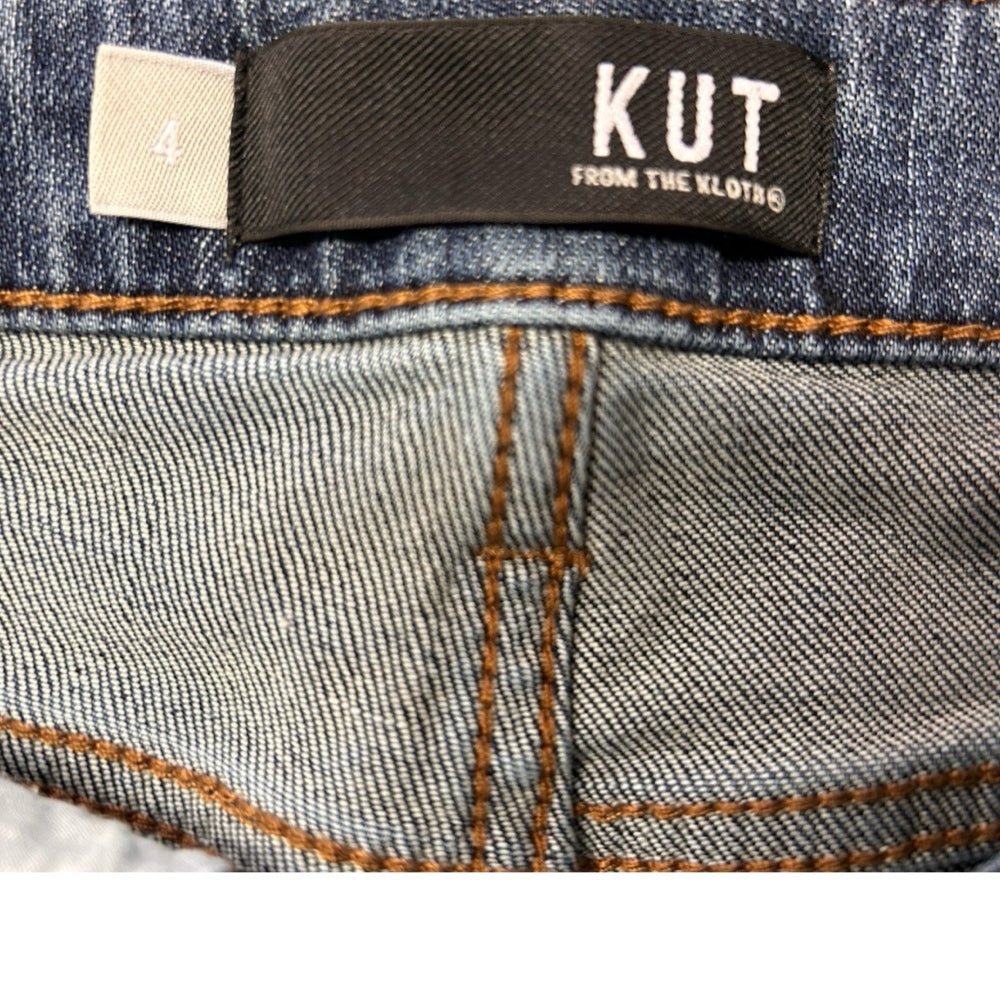 Kut from the Kloth Gidget Fray mid-rise denim shorts SIZE 4 | Finer Things Resale