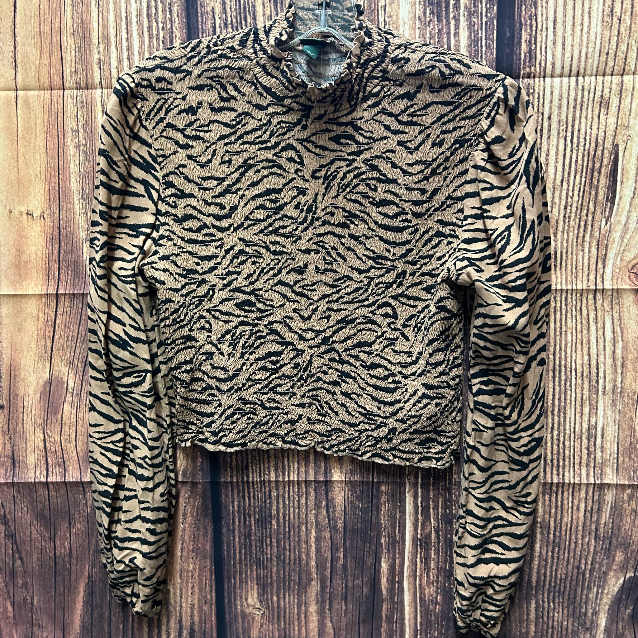 Wild Fable long sleeve leopard print blouse shirt SIZE LARGE | Finer Things Resale