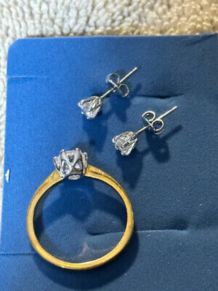 Avon Goldtone and CZ Solitaire Ring & Stud Earring Set SIZE 10 NEW! Vintage 2001 | Finer Things Resale