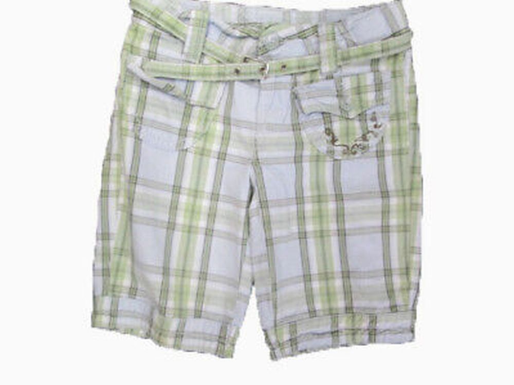 Squeeze plaid shorts SIZE 7 | Finer Things Resale