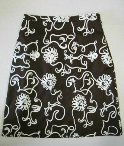 Nieman Marcus embellished print skirt SIZE 8 | Finer Things Resale