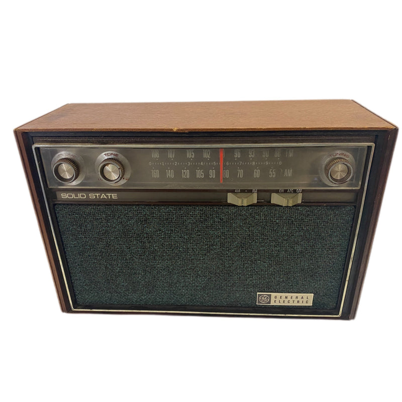 1960's General Electric GE Solid State AM/FM radio T1284H FOR PARTS ONLY | Finer Things Resale