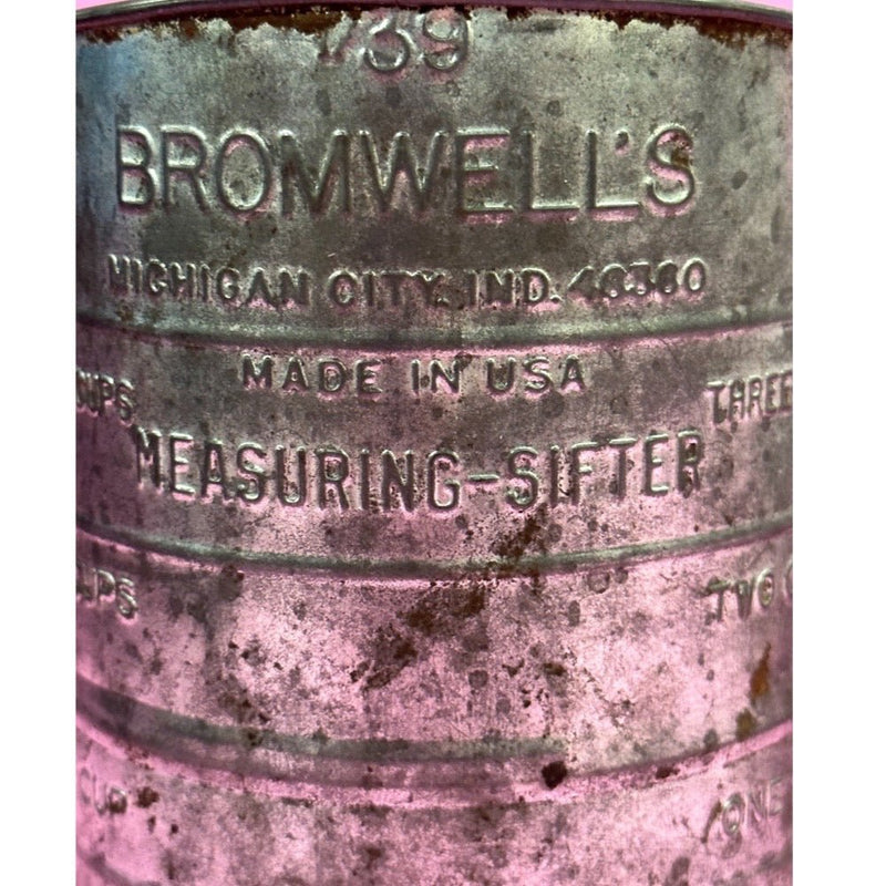 Bromwell's hand crank metal flour sifterr 3 cup 1960's VINTAGE! Made in USA | Finer Things Resale
