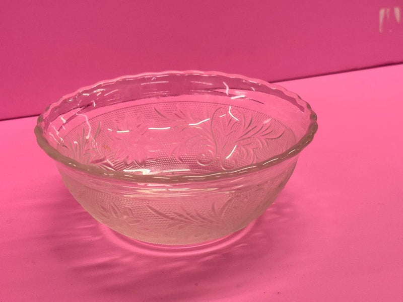 Anchor Hocking Sandwich scalloped bowl 6.5" VINTAGE | Finer Things Resale