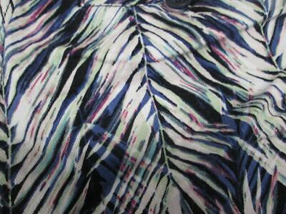 Banana Republic print shorts SIZE 2 | Finer Things Resale